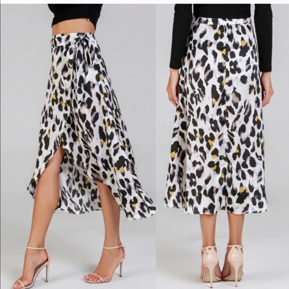 💰Leopard print wrap skirt white